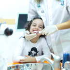 Παιδοδοντίατρος Βίκυ Ορ. Τασιούλα Οδοντίατρος Α.Π.Θ., ειδικευθείσα στην Παιδοδοντιατρική M Dent Sci Leeds Dental Institute, UK | Οδοντίατρος για παιδιά, εφήβους και ειδικούς ασθενείς | Πάροδος Γ. Ολυμπίου 1, 60132 Κατερίνη